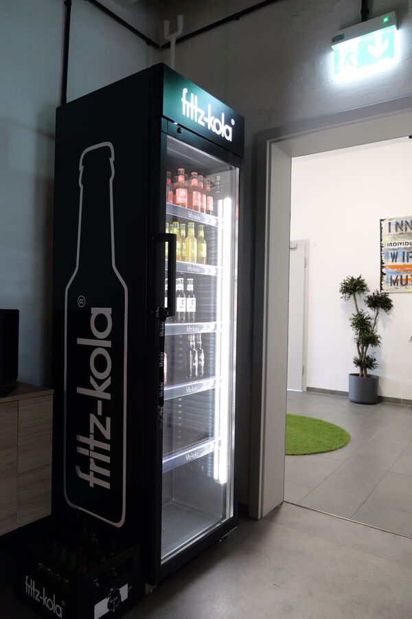 Fritz-Kola Kühlschrank in der Greenstein Küche