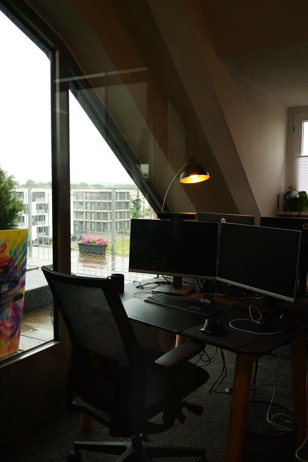 Workspace mit Monitoren